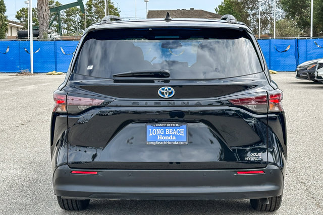 Vehicle image 5 of 27