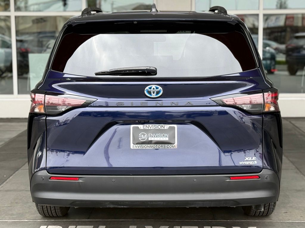 Vehicle image 7 of 36