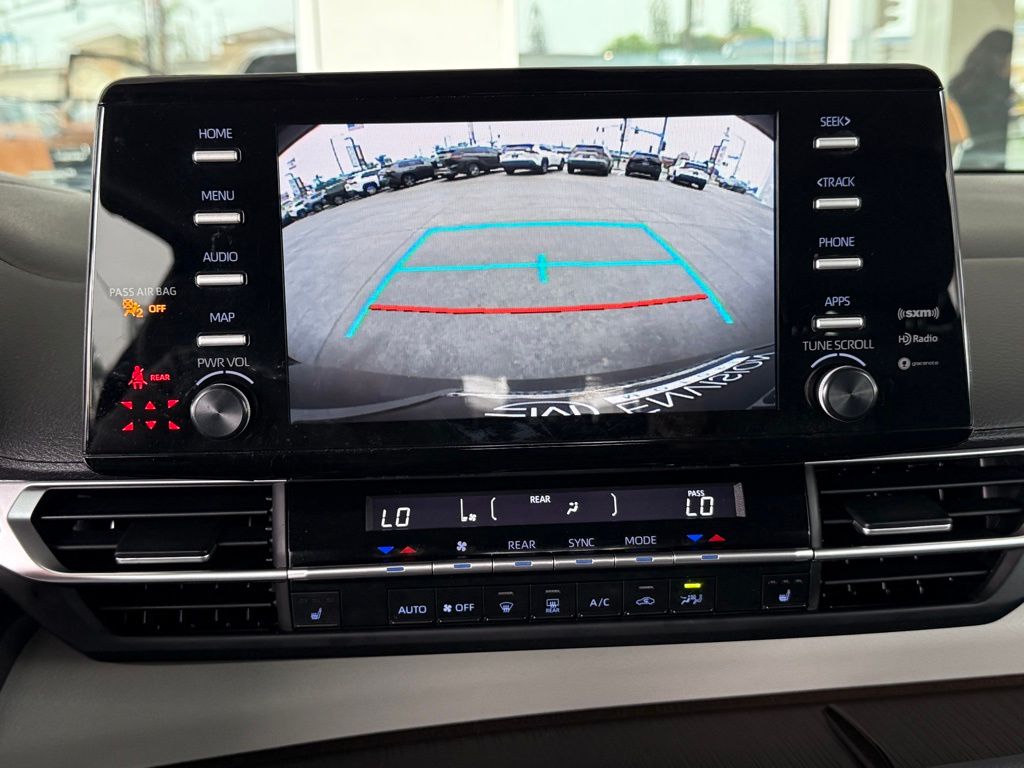 Vehicle image 31 of 36