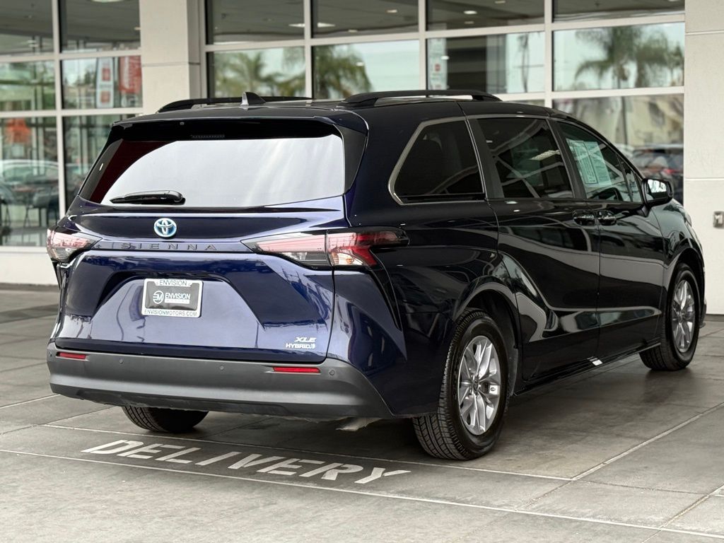 Vehicle image 6 of 36