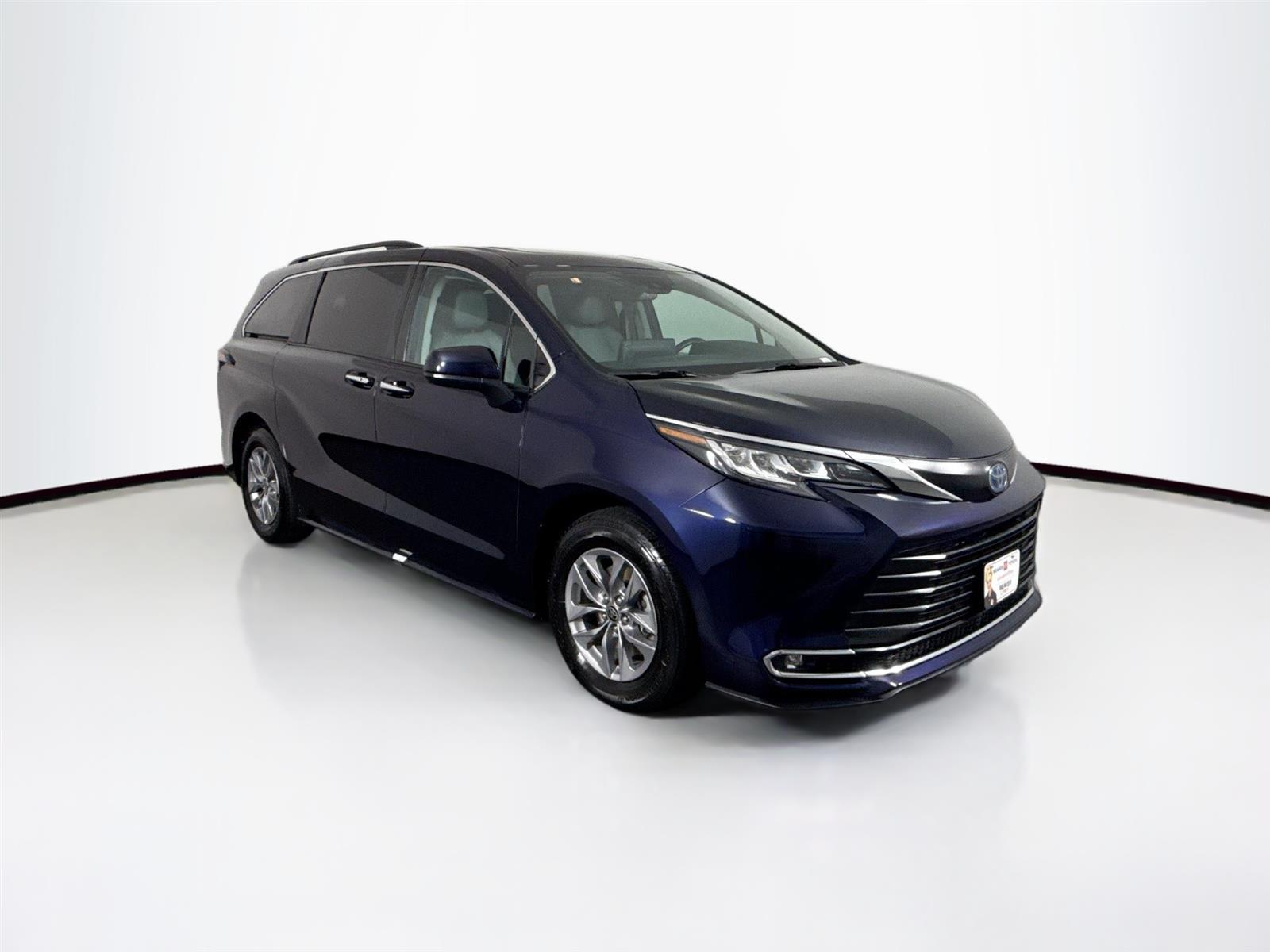Vehicle image 4 of 51
