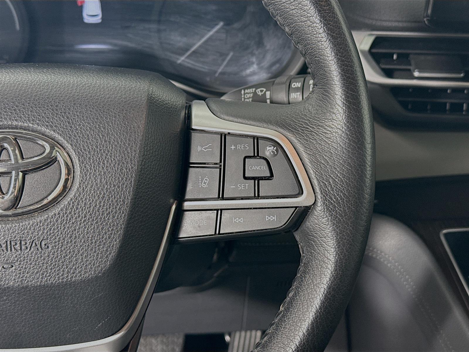 Vehicle image 20 of 51