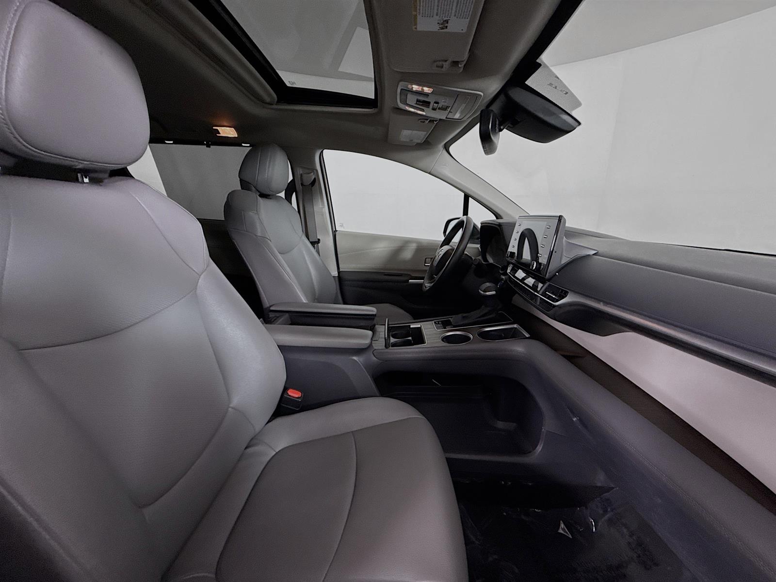 Vehicle image 48 of 51