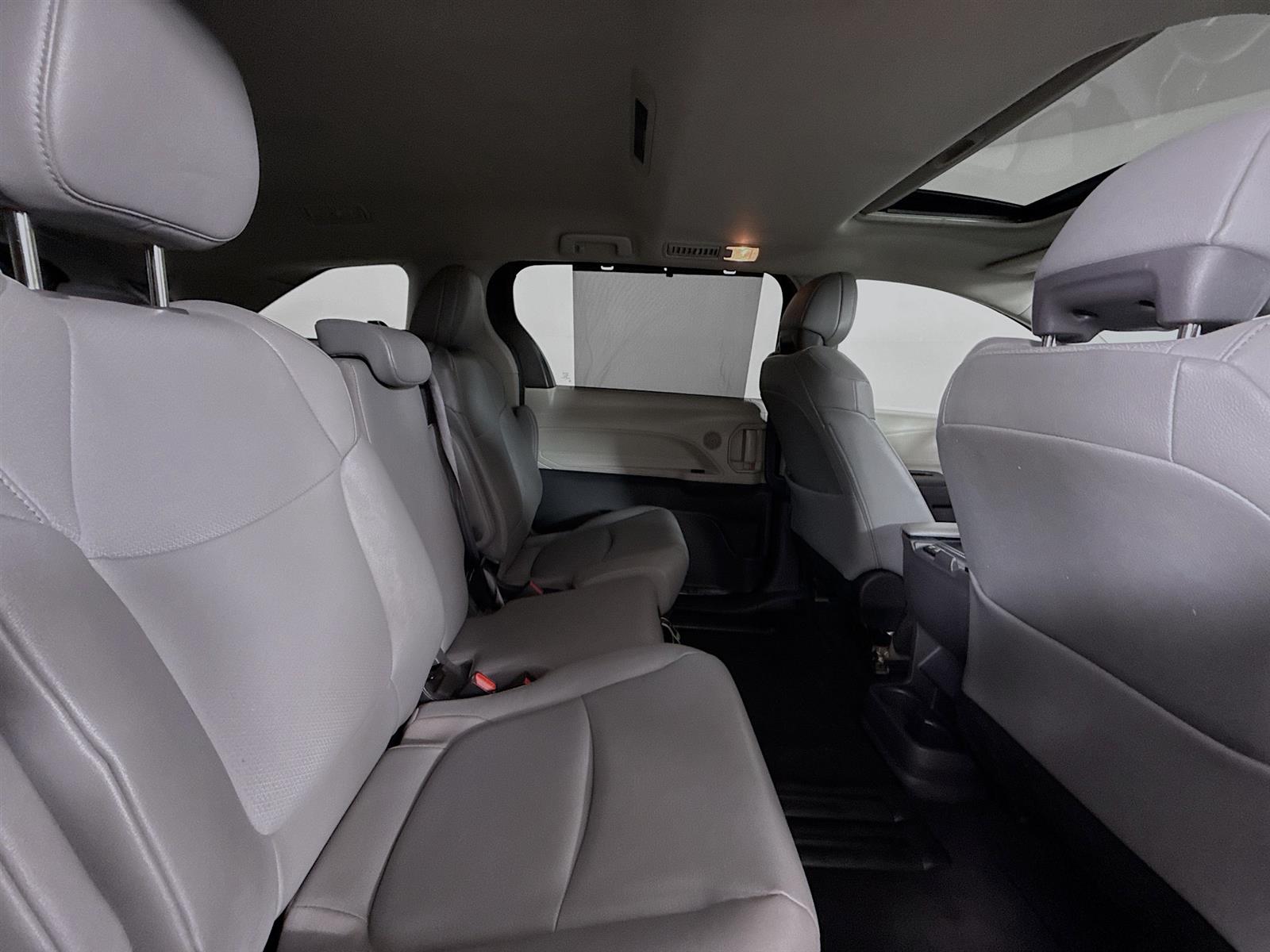 Vehicle image 47 of 51