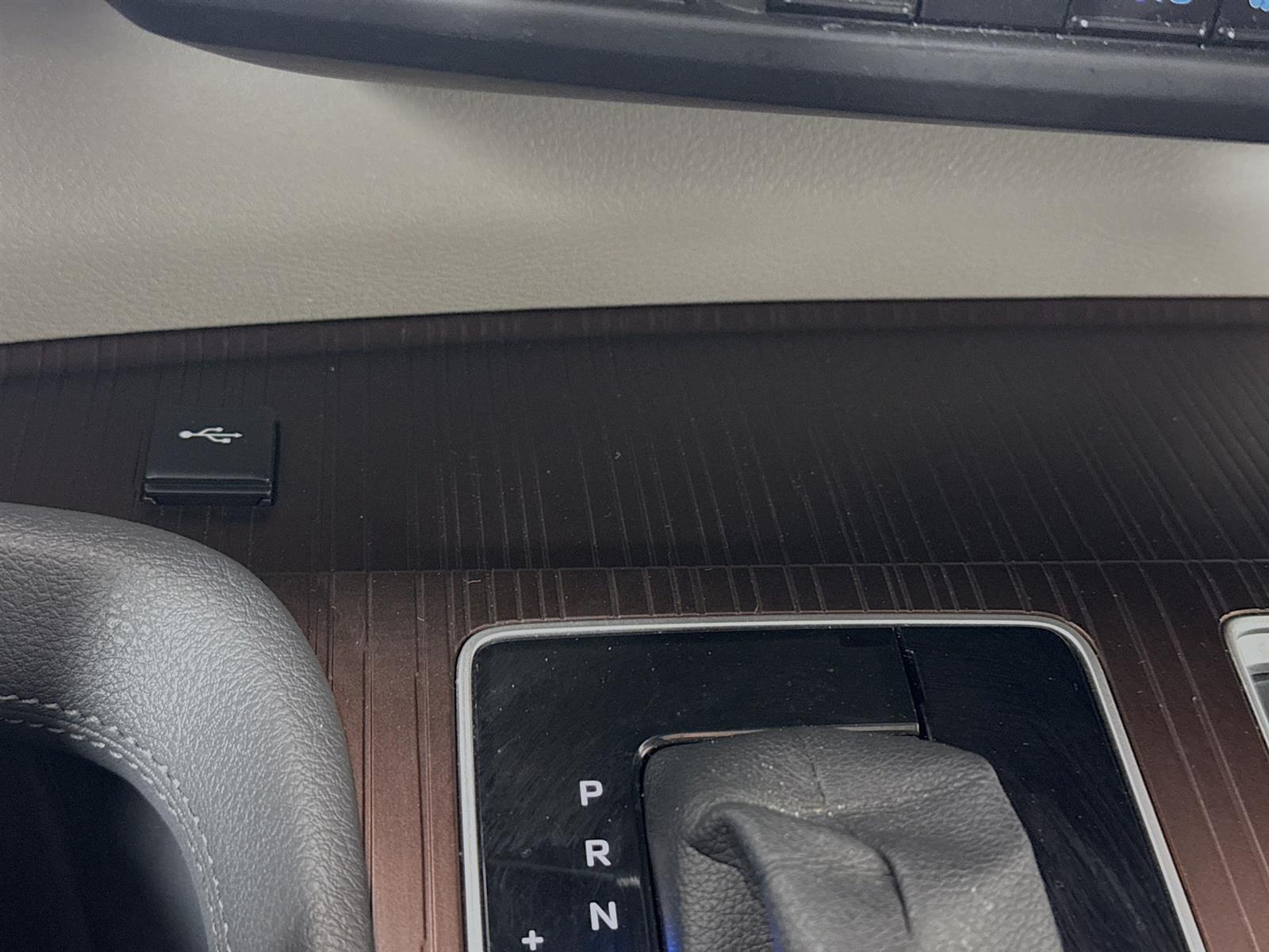 Vehicle image 31 of 51