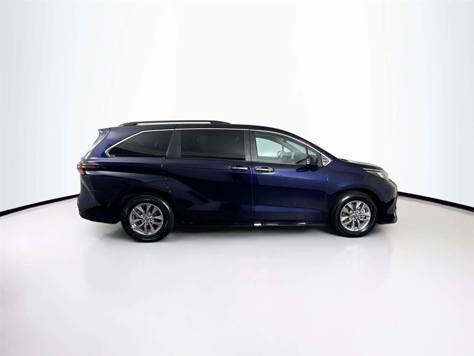 Vehicle image 5 of 51