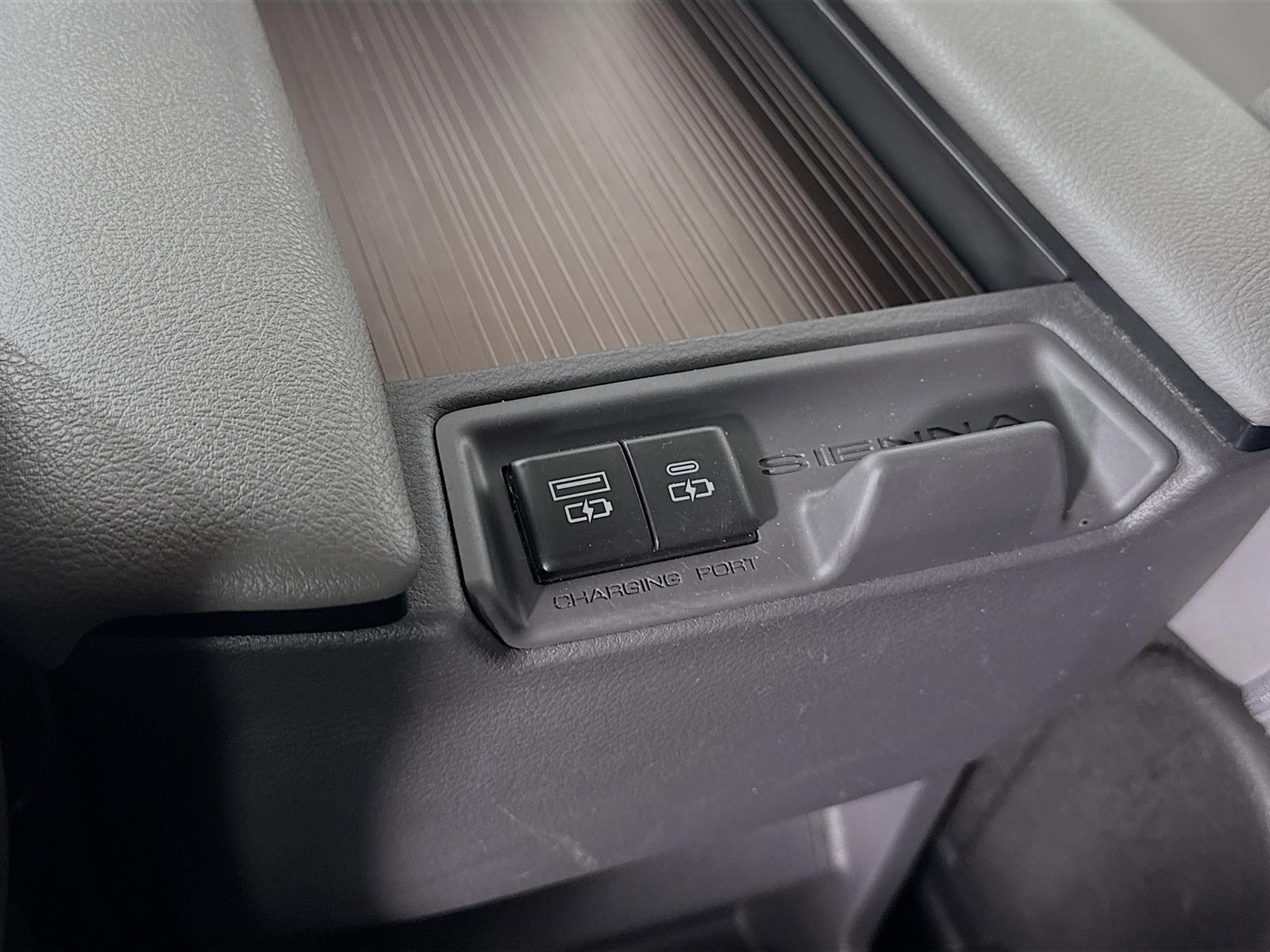 Vehicle image 43 of 51