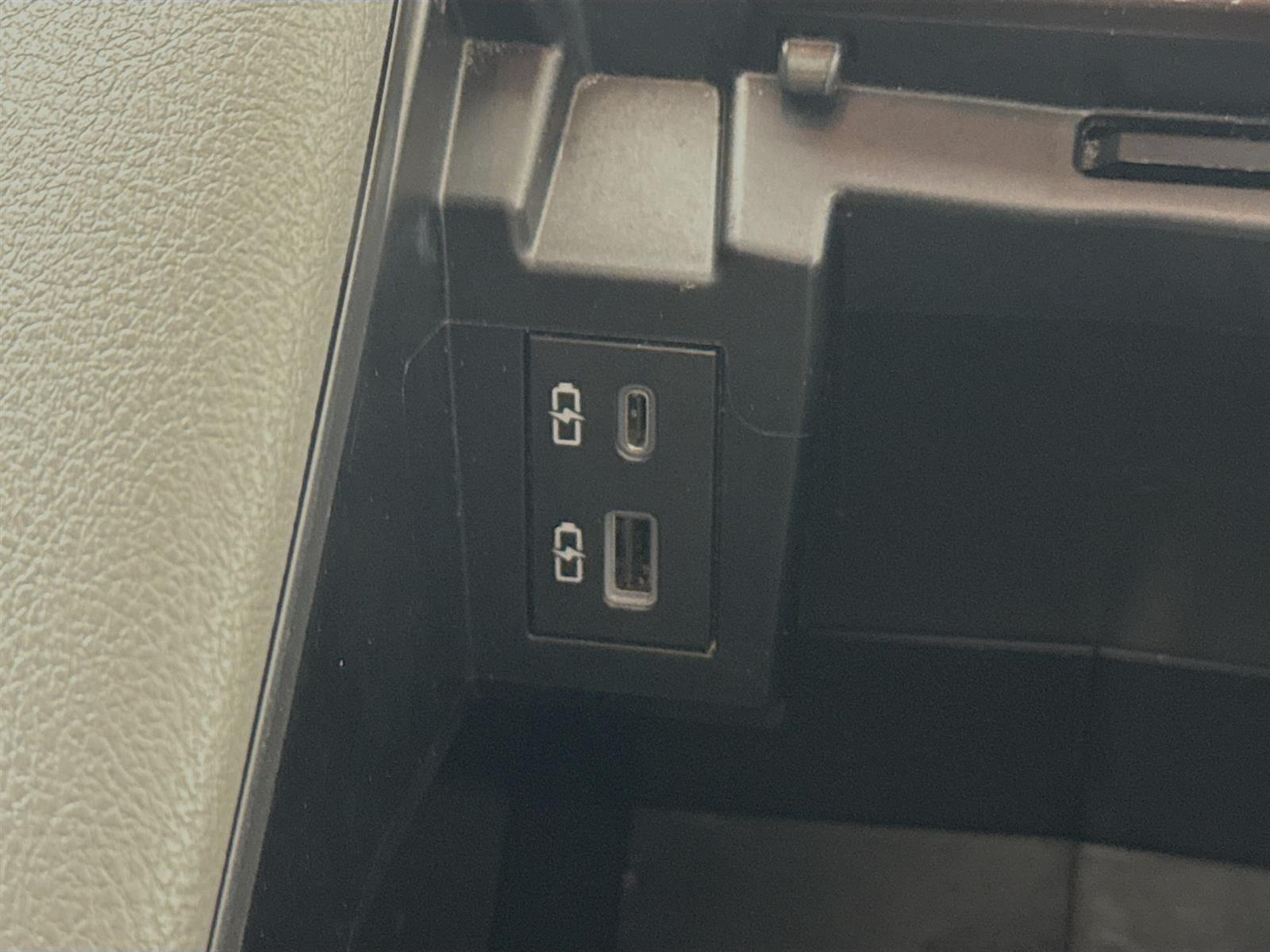 Vehicle image 41 of 51