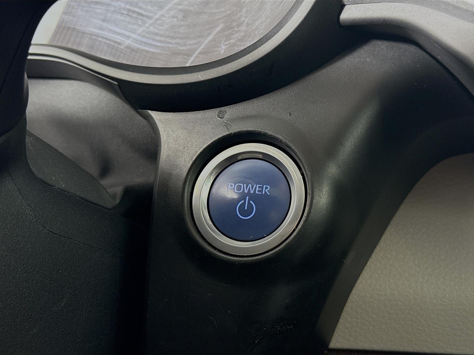 Vehicle image 23 of 51