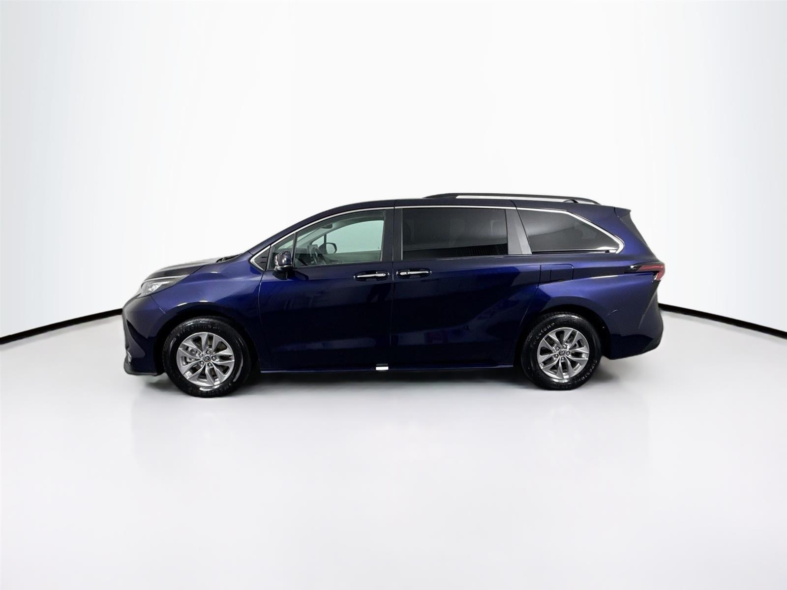 Vehicle image 9 of 51