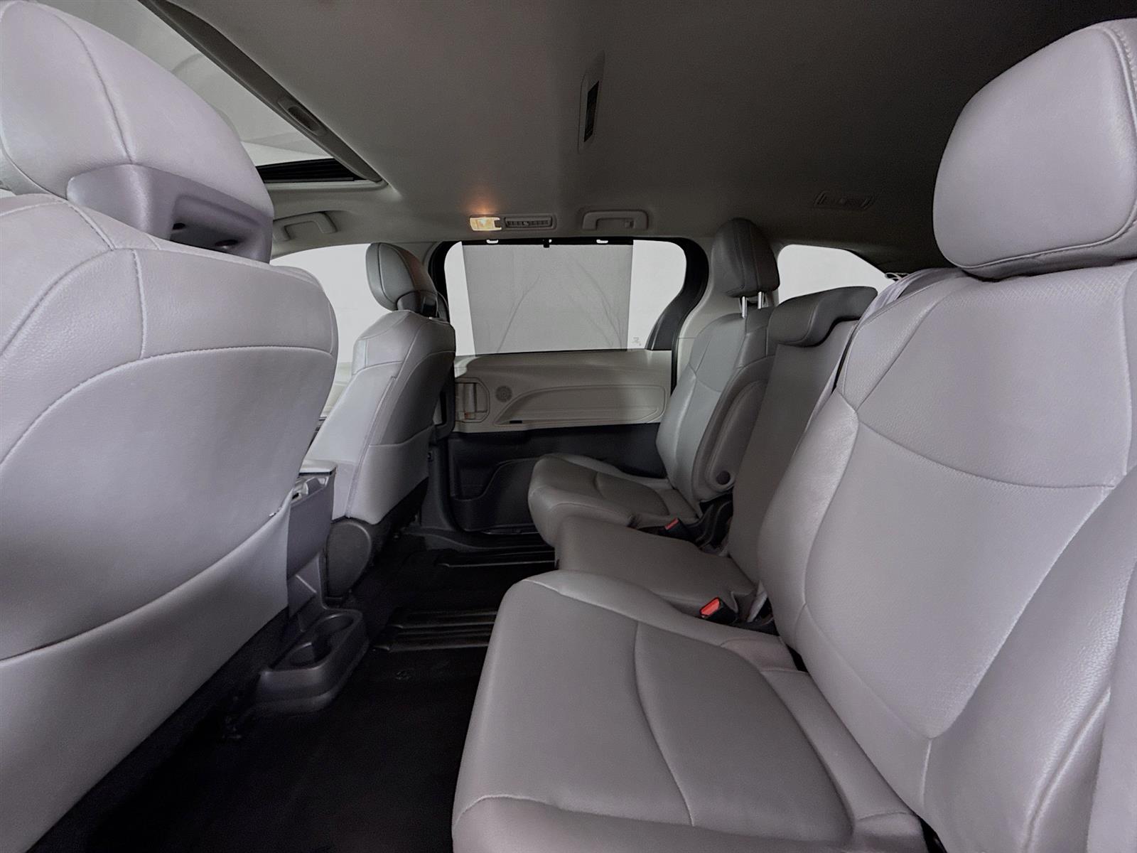 Vehicle image 36 of 51