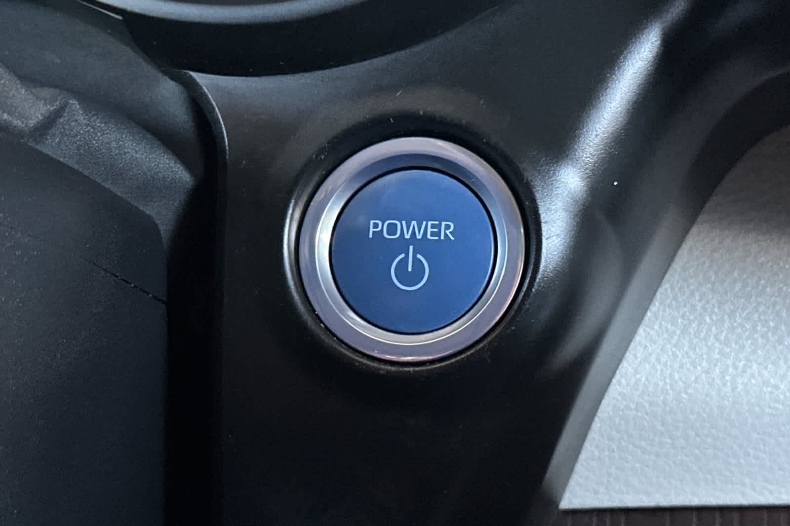 Vehicle image 25 of 35