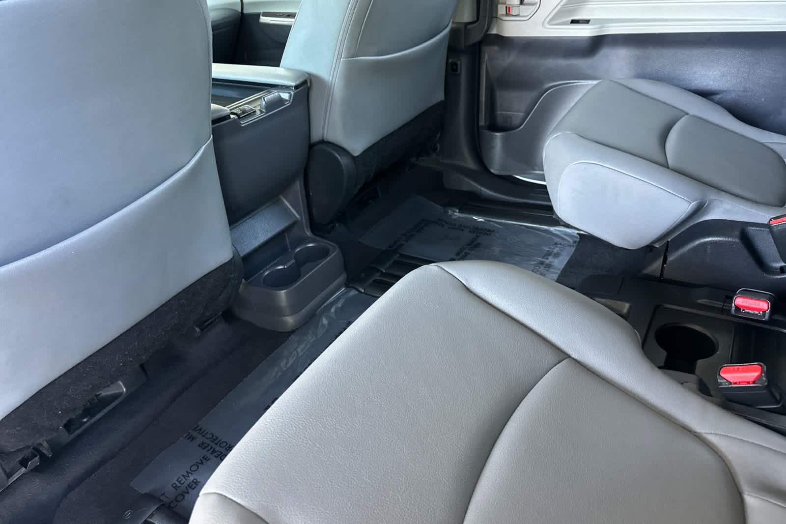 Vehicle image 10 of 35