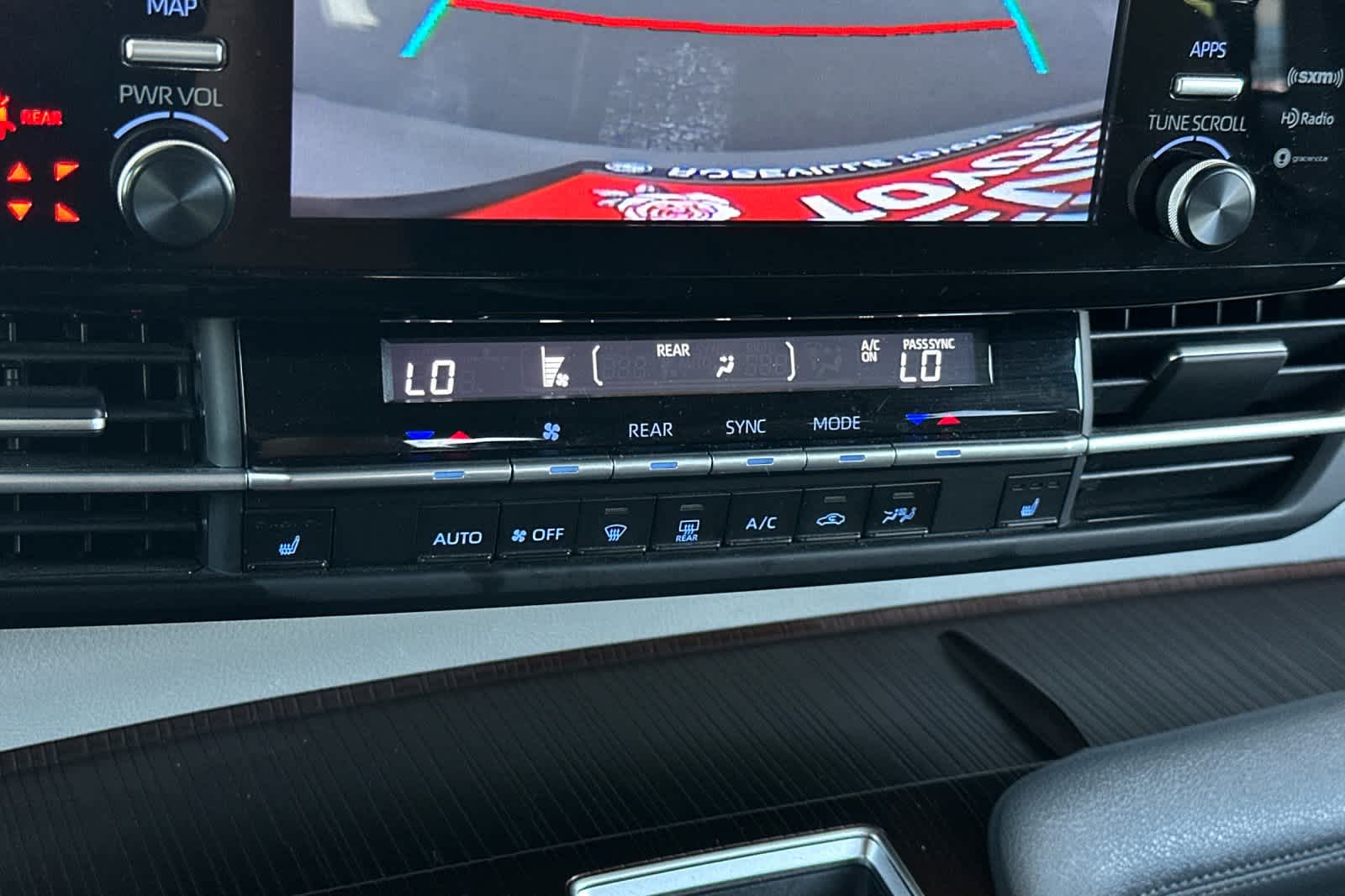 Vehicle image 23 of 35