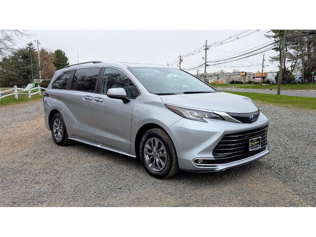 Vehicle image 3 of 30