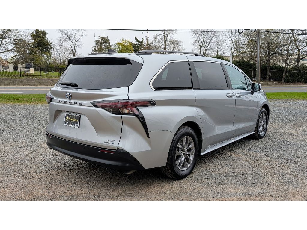 Vehicle image 5 of 30