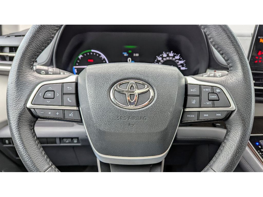 Vehicle image 19 of 30