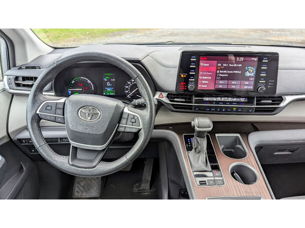 Vehicle image 28 of 30