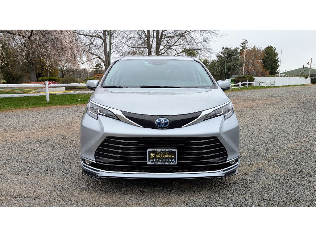 Vehicle image 2 of 30