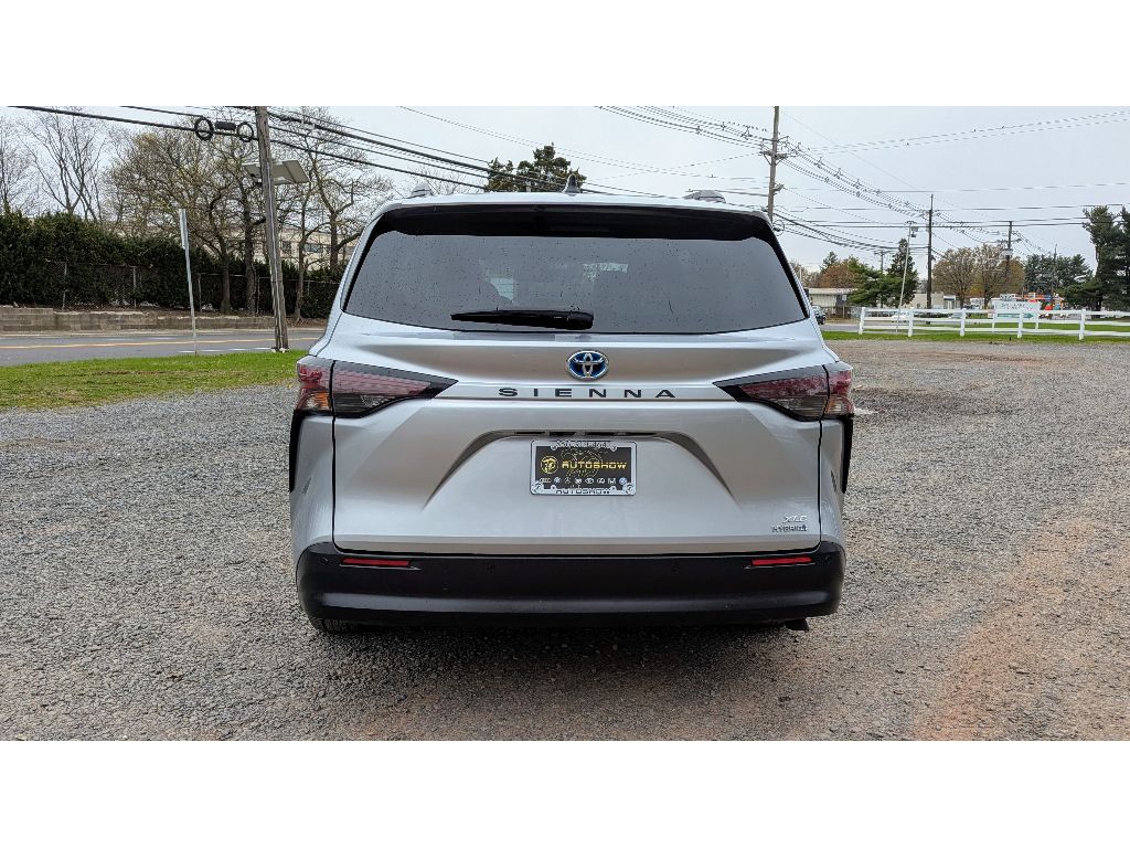 Vehicle image 6 of 30