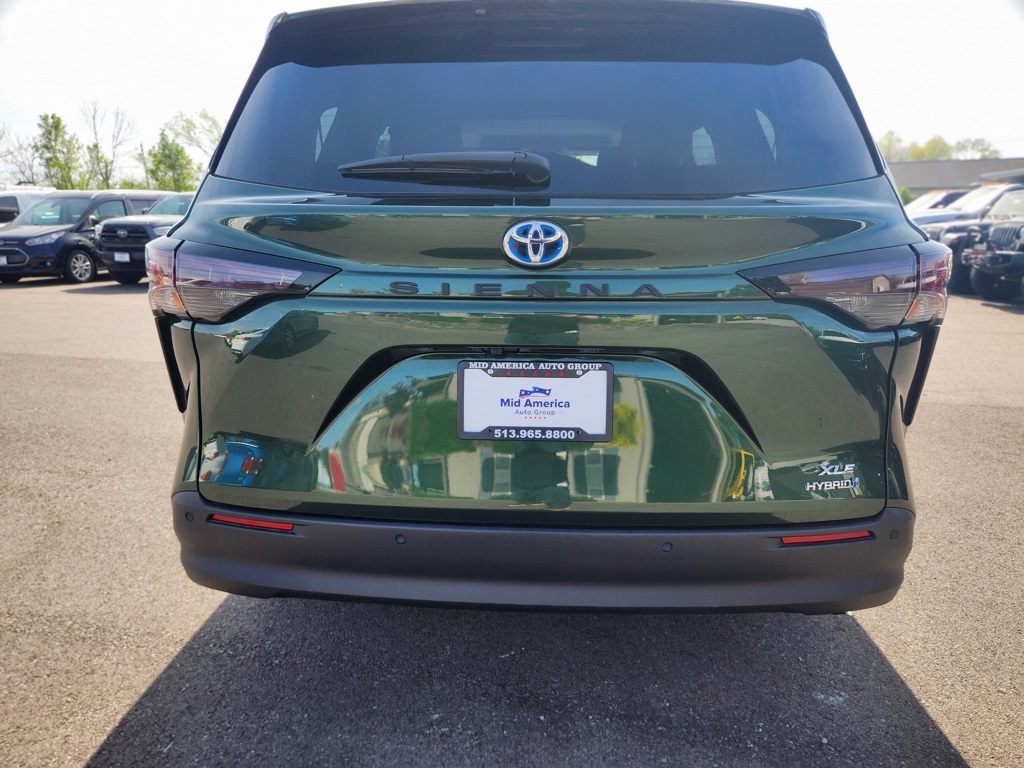 Vehicle image 10 of 46