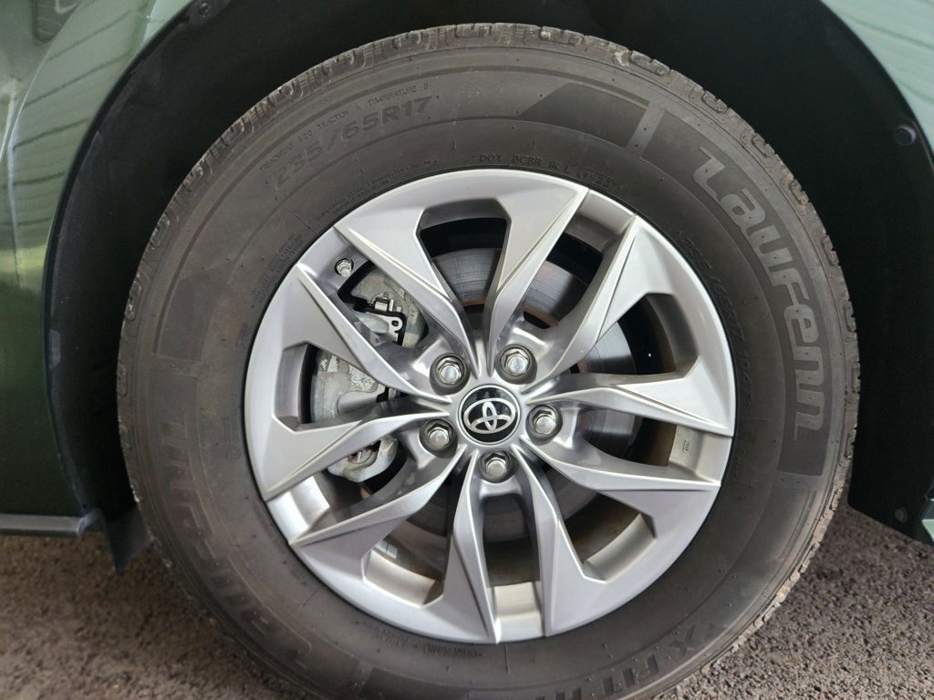 Vehicle image 44 of 46
