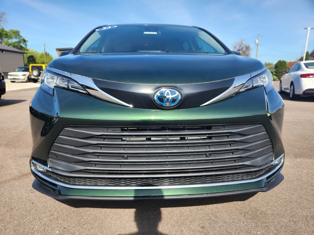 Vehicle image 14 of 46