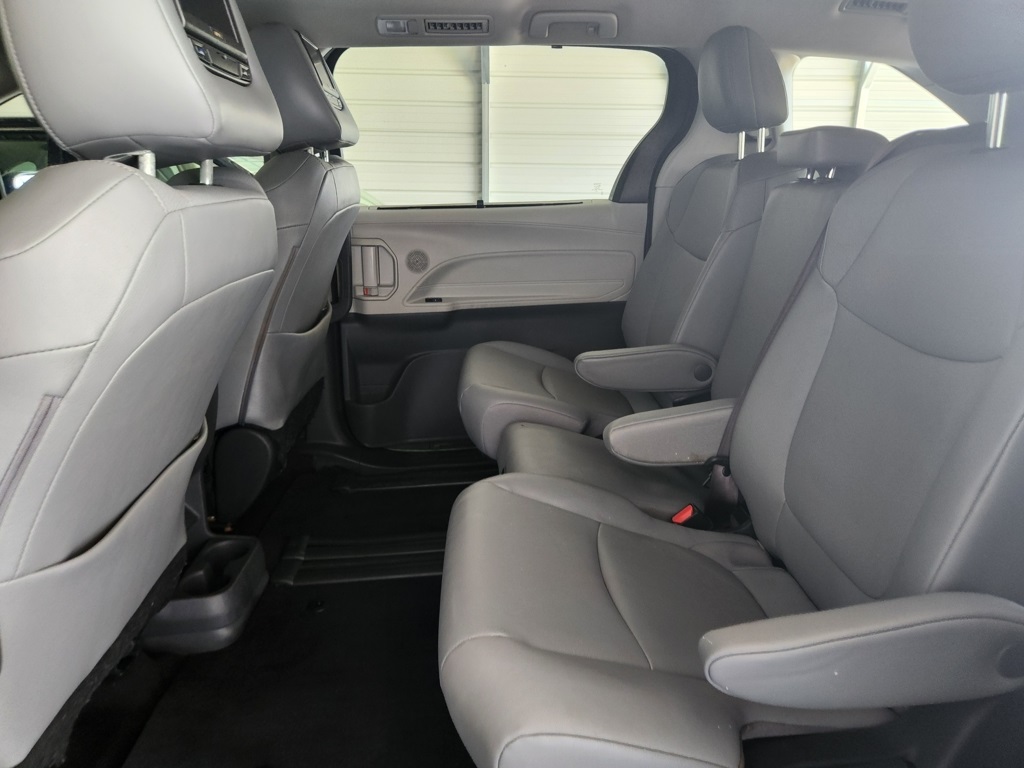 Vehicle image 42 of 46