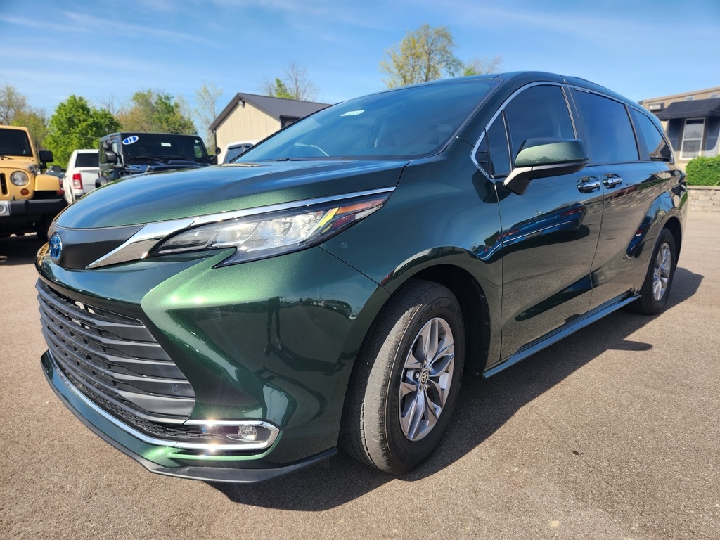 Vehicle image 3 of 46