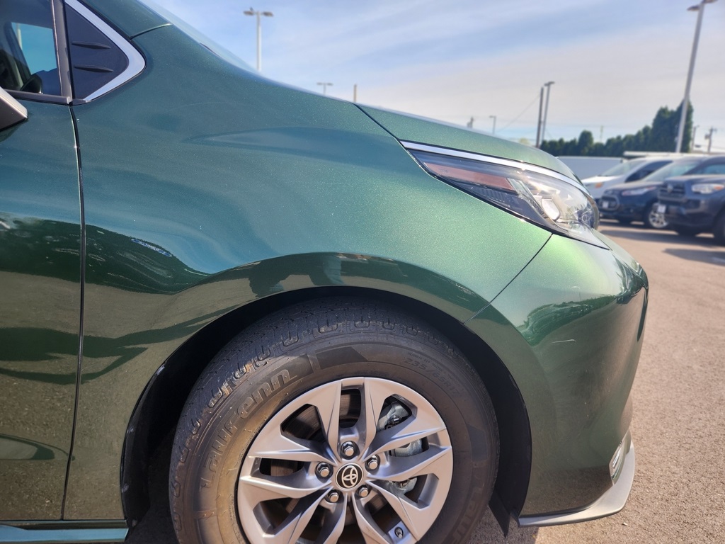 Vehicle image 19 of 46