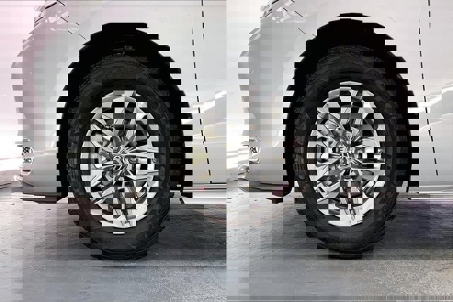 Vehicle image 12 of 34