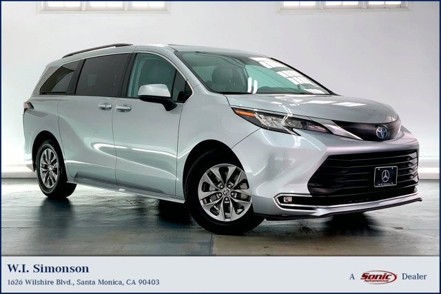Vehicle image 4 of 34