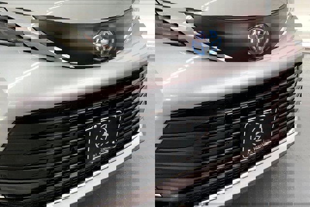 Vehicle image 31 of 34