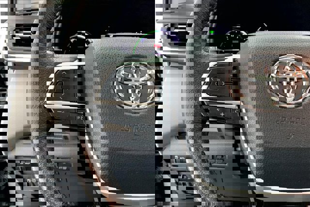 Vehicle image 22 of 34