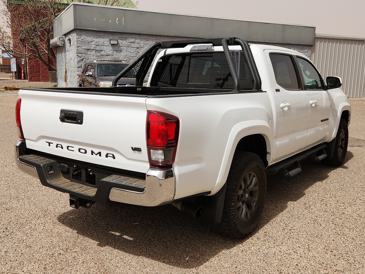 Vehicle image 3 of 12