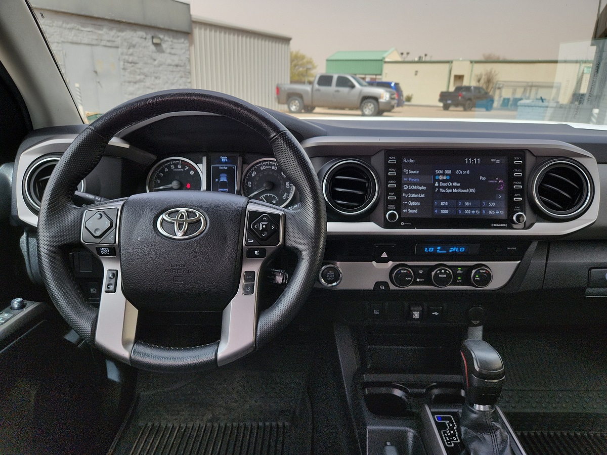 Vehicle image 6 of 12