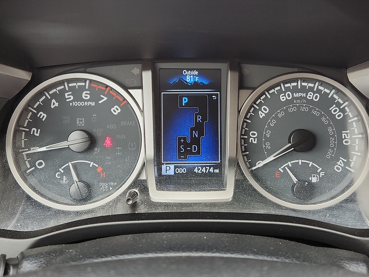 Vehicle image 10 of 12