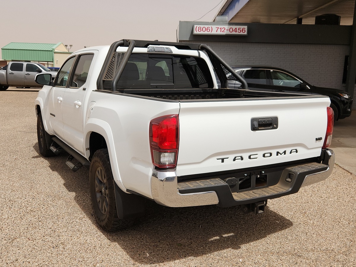 Vehicle image 4 of 12