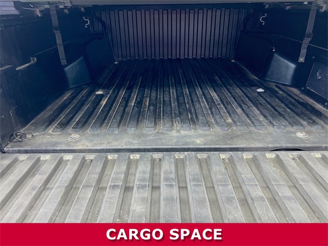 Vehicle image 28 of 32