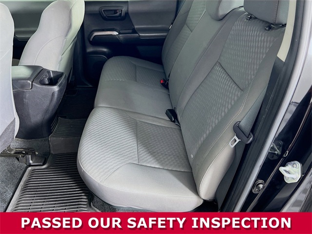 Vehicle image 10 of 32