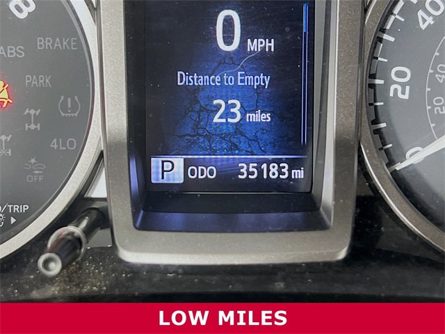 Vehicle image 21 of 32