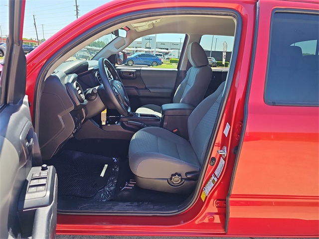 Vehicle image 11 of 23