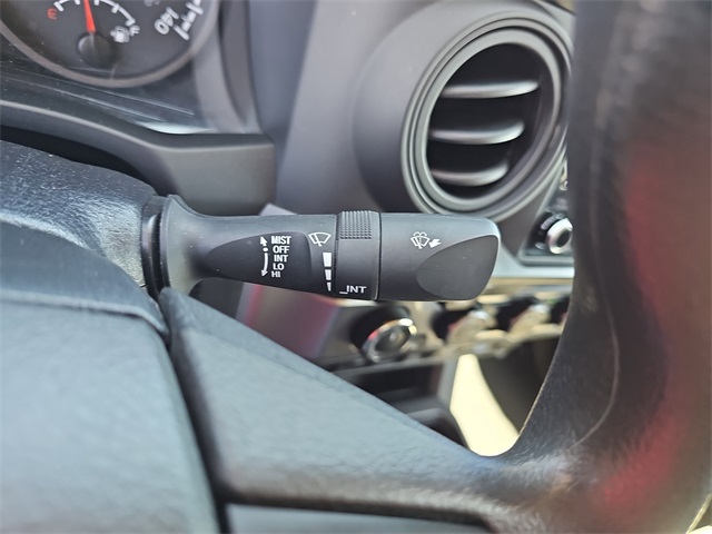 Vehicle image 21 of 23