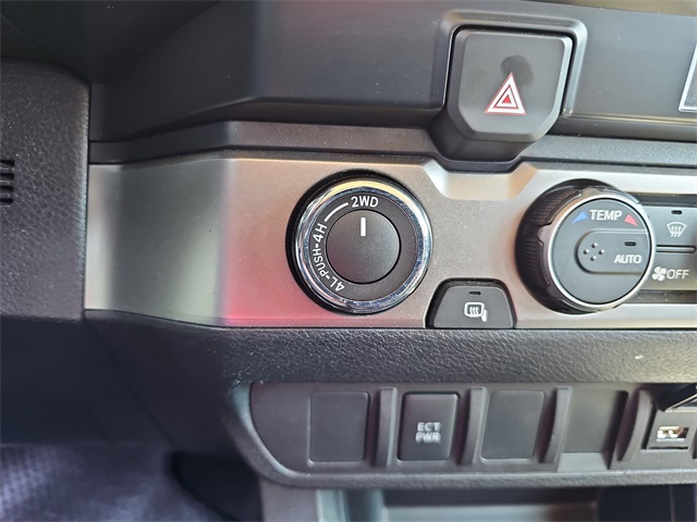 Vehicle image 15 of 23