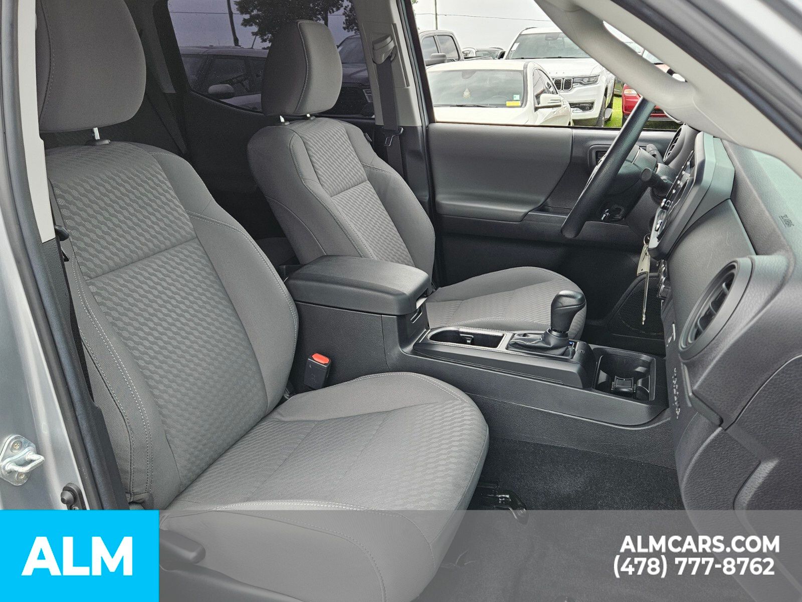 Vehicle image 19 of 32