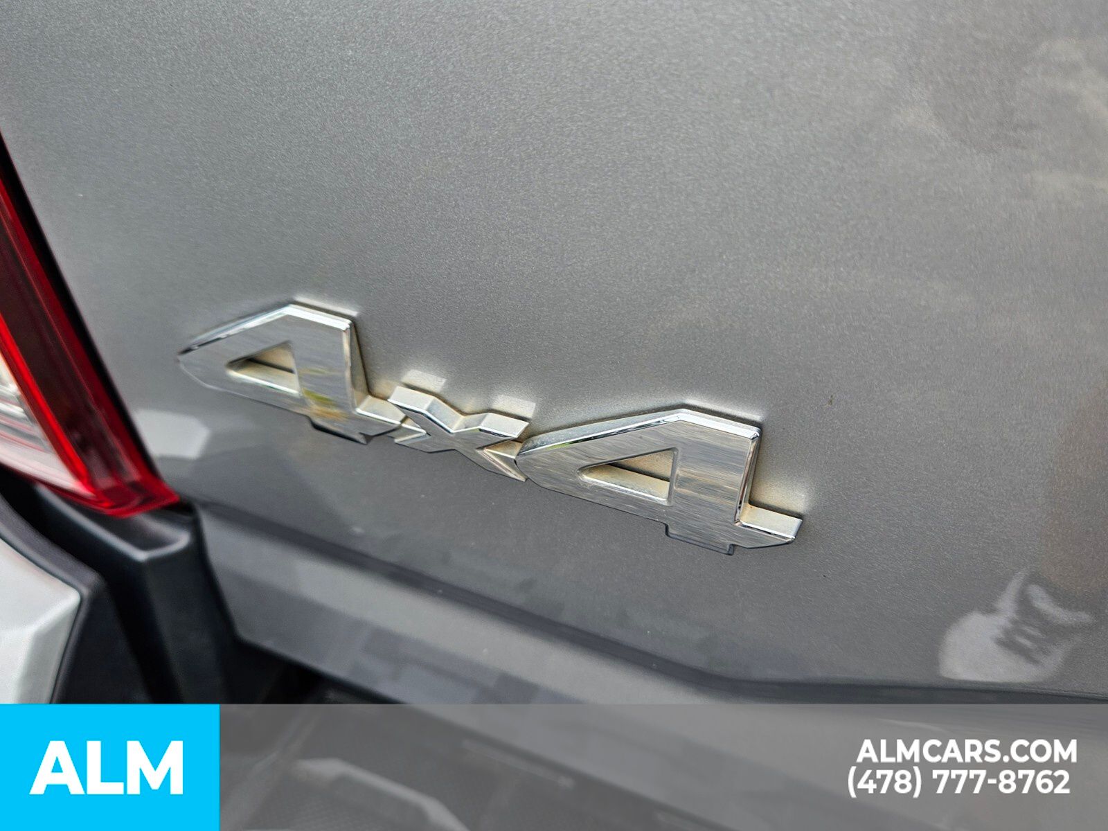 Vehicle image 14 of 32