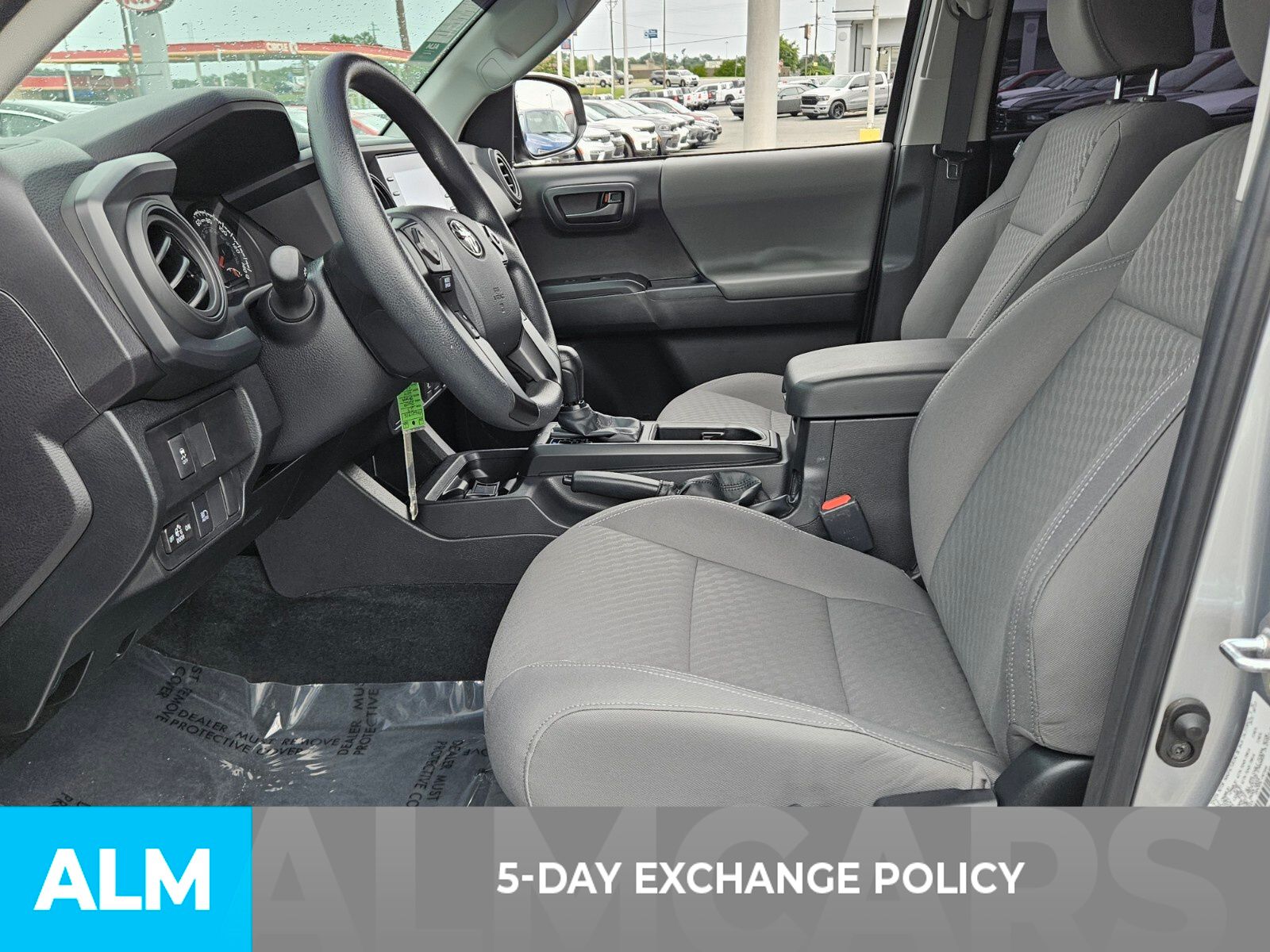 Vehicle image 9 of 32