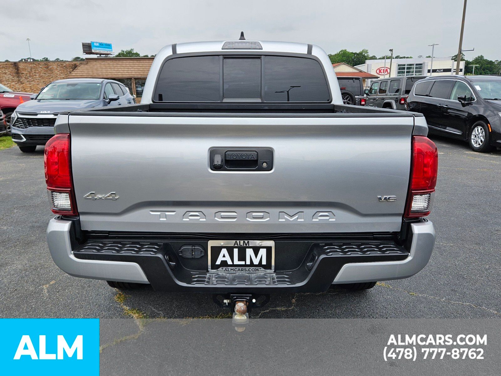 Vehicle image 5 of 32