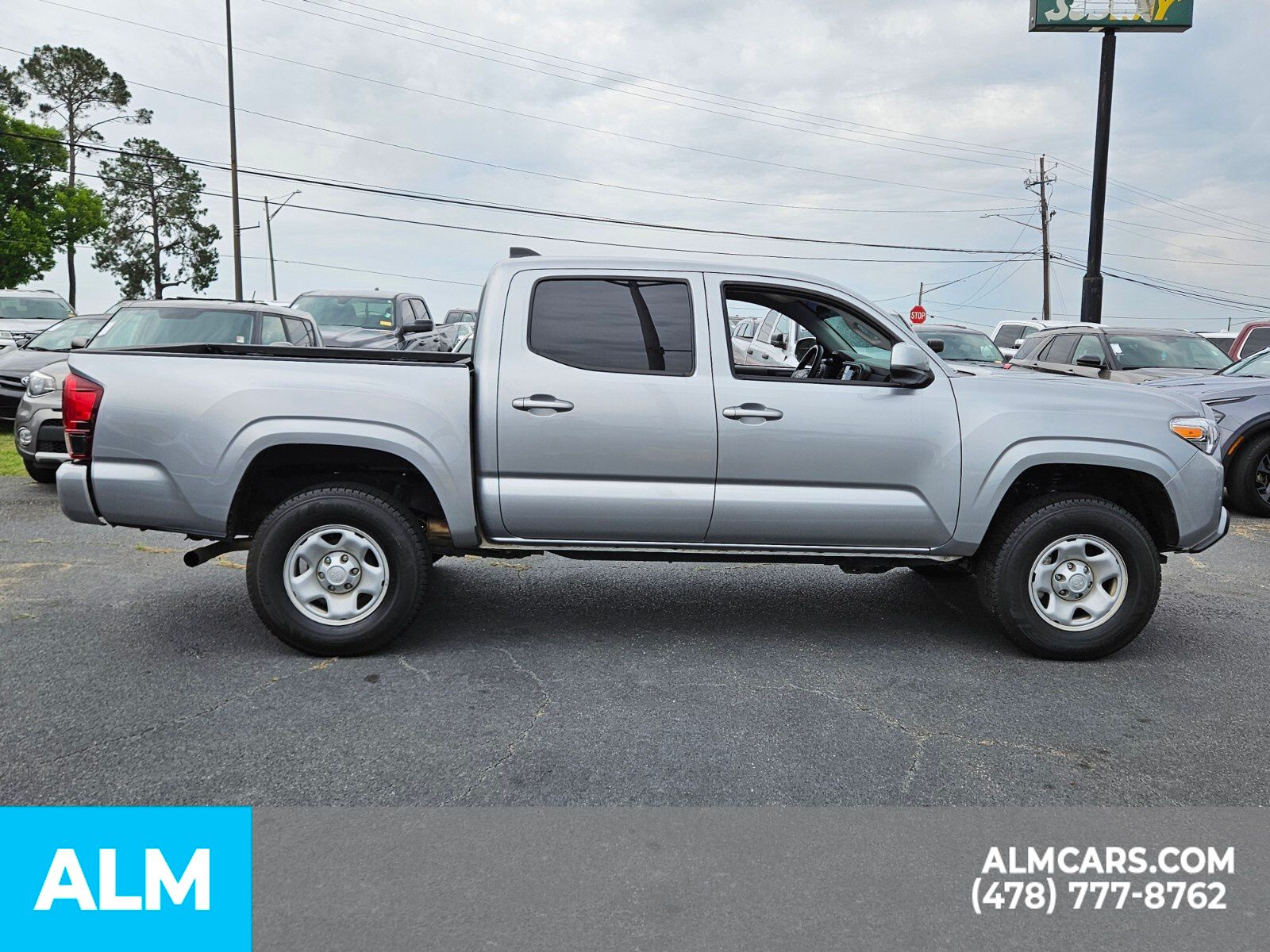 Vehicle image 4 of 32