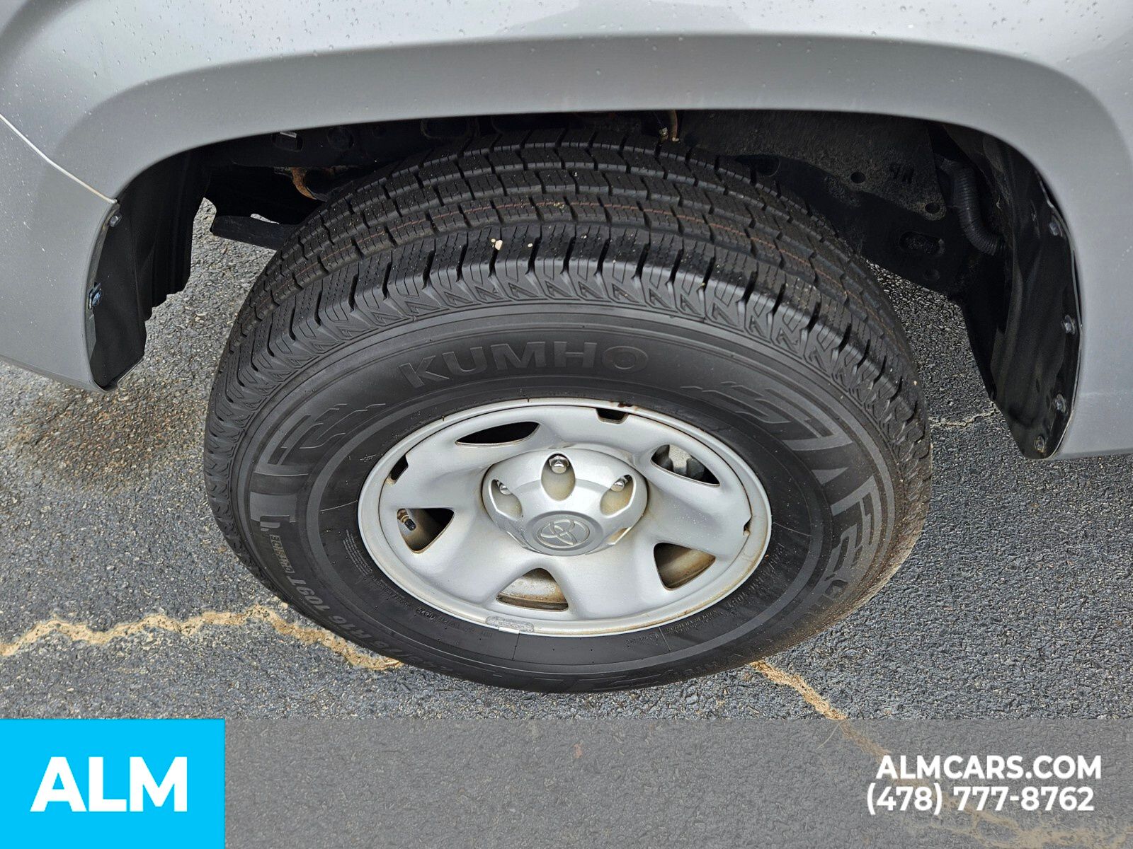 Vehicle image 21 of 32